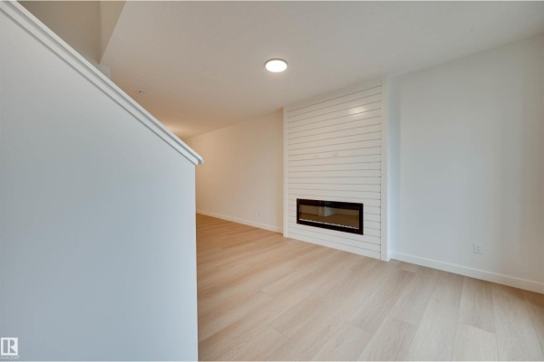 Kitchen - 78 Juniper Wd, Fort Saskatchewan, AB T8L3S4 Photo 3
