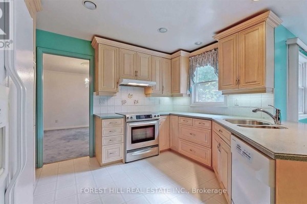 78 Mossgrove Trail, Toronto, ON M2L2W3 Photo 5