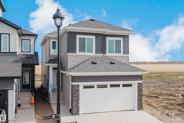 Kitchen - 780 Bank Dr, Leduc, AB T9E1G2 Photo 3