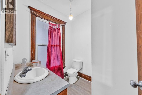 Laundry room - 780 Dougall, Windsor, ON N9A4P8 Photo 3