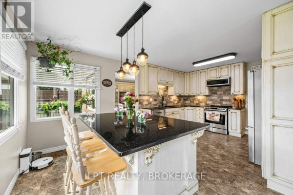 780 Muirfield Crescent, Kingston, ON, photo 2