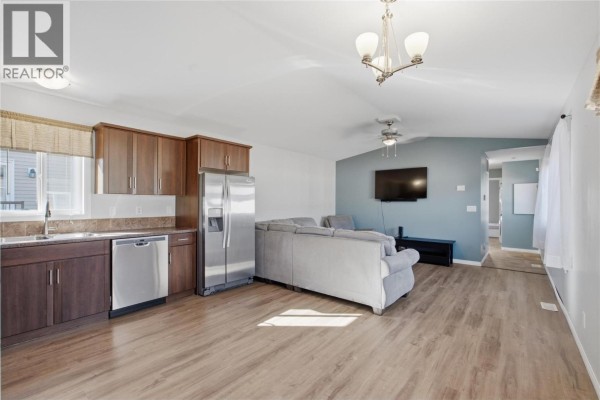 Living room - 7805 Dallas Drive Unit# 7, Kamloops, BC V2C0E5 Photo 3