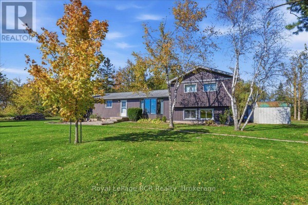 Living room - 7808 Sideroad 21 Side Road, Mapleton, ON N0G1A0 Photo 5