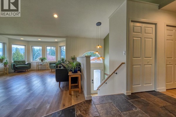 Full bathroom - 781 Westridge Drive, Invermere, BC V0A1K4 Photo 5
