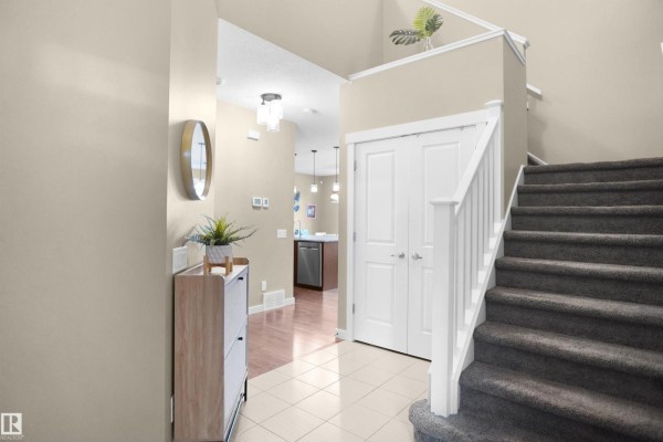 Den - 7812 18 Av Sw, Edmonton, AB T6X0V3 Photo 4