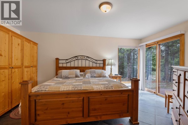 Bedroom 3 - 7815 Bell Road, Bridge Lake, BC V0K1X2 Photo 4
