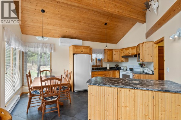 Loft - 7815 Bell Road, Bridge Lake, BC V0K1X2 Photo 5