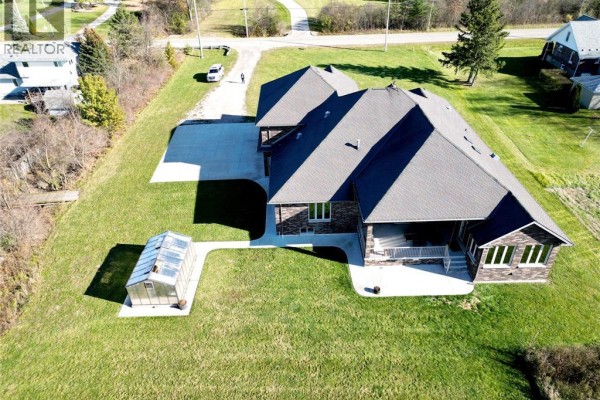 7835 Broderick Road, Lasalle, ON, photo 3