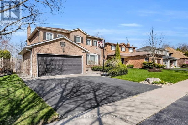 784 Hill Gate, Newmarket, ON L3Y6M2 Photo 2