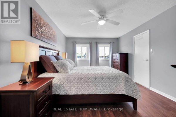 784 Hill Gate, Newmarket, ON L3Y6M2 Photo 3