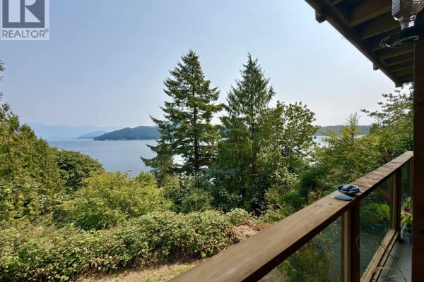 784 Marine Drive, Gibsons, BC V0N1V1 Photo 4