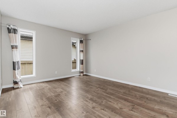 Bedroom 2 - 7847 7 Av Sw, Edmonton, AB T6X1N3 Photo 5