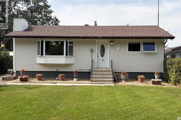 785 Centre Street, Shaunavon