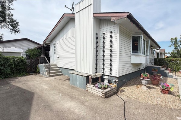 Bedroom - 785 Centre Street, Shaunavon, SK S0N2M0 Photo 3