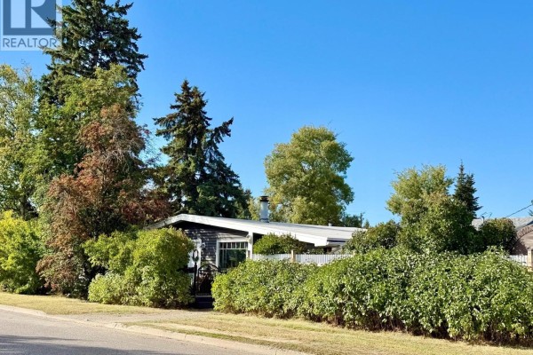 Primary Bedroom - 786 Irwin Street, Prince George, BC V2M2X7 Photo 4
