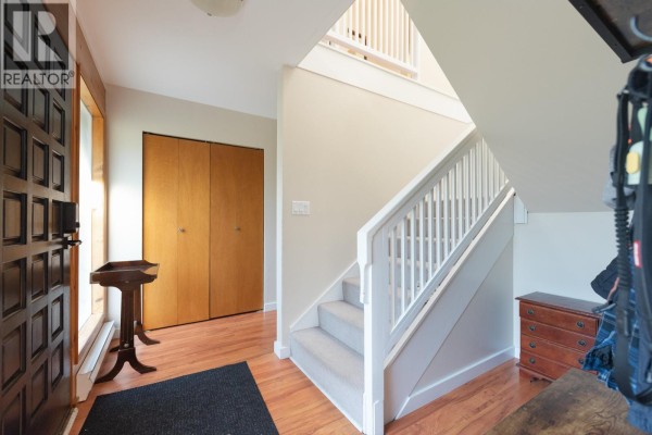 7862 Eagle Drive, Halfmoon Bay, BC V7Z1A3 Photo 4