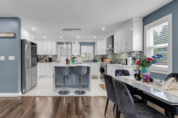 7869 143a Street, Surrey, BC V3W9W5 Photo 5