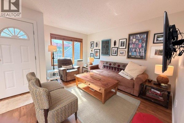 Full bathroom - 7891 Radium Golf Course Road Unit# 11, Radium Hot Springs, BC V0A1M0 Photo 2