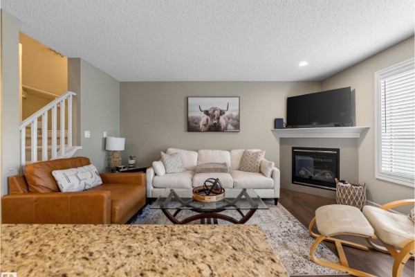Family room - #79 219 Charlotte Wy, Sherwood Park, AB T8H0T3 Photo 4