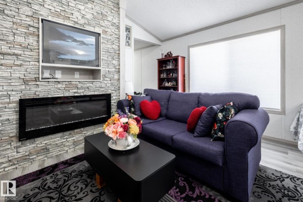 Bedroom 2 - #79 305 Calahoo Rd, Spruce Grove, AB T7X3L1 Photo 4