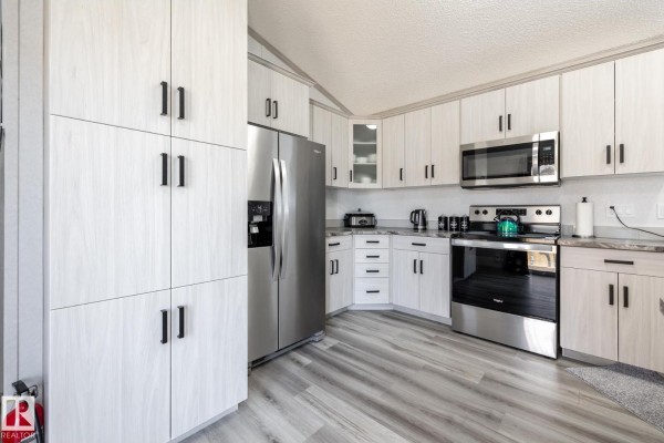 Bedroom 3 - #79 305 Calahoo Rd, Spruce Grove, AB T7X3L1 Photo 5