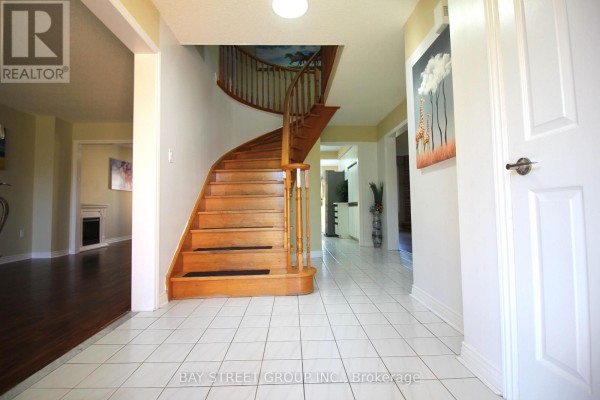 79 Barbican Trail, St  Catharines, ON L2T4A9 Photo 3