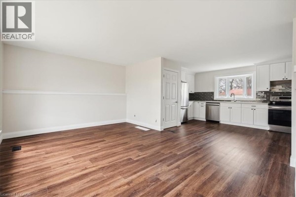 Primary Bedroom - 79 Canterbury Avenue Unit# Upper, Stoney Creek, ON L8G3S8 Photo 4