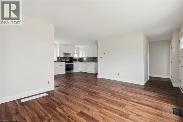 Dining room - 79 Canterbury Avenue Unit# Upper, Stoney Creek, ON L8G3S8 Photo 5