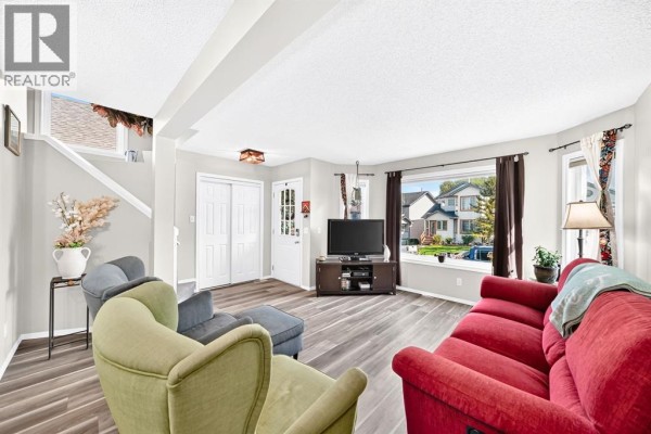 Bedroom - 79 Hidden Hills Way Nw, Calgary, AB T3A5Y3 Photo 4
