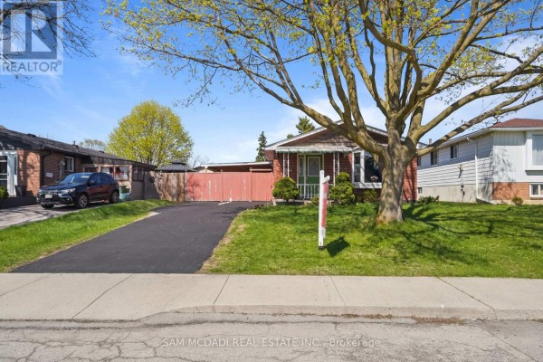 Kitchen - 79 Locheed Drive, Hamilton, ON L8T4L5 Photo 5