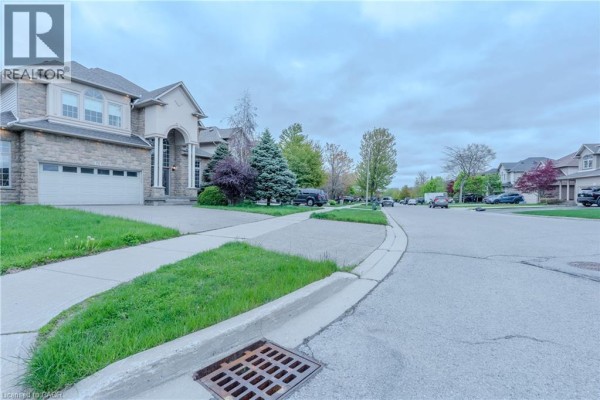 79 Moorland Crescent, Ancaster, ON, photo 2