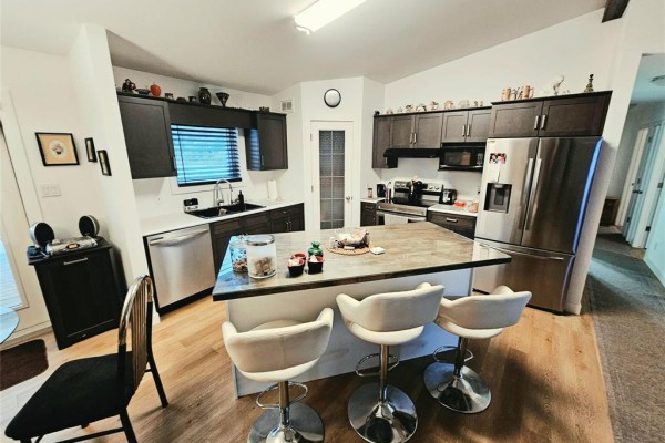 79 Tom Prince Drive, Petersfield, MB, photo 2