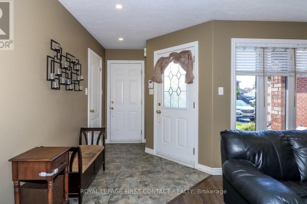 Bedroom 2 - 79 White Elm Road, Barrie, ON L4N0E4 Photo 4