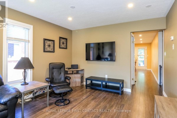 Bedroom 3 - 79 White Elm Road, Barrie, ON L4N0E4 Photo 5
