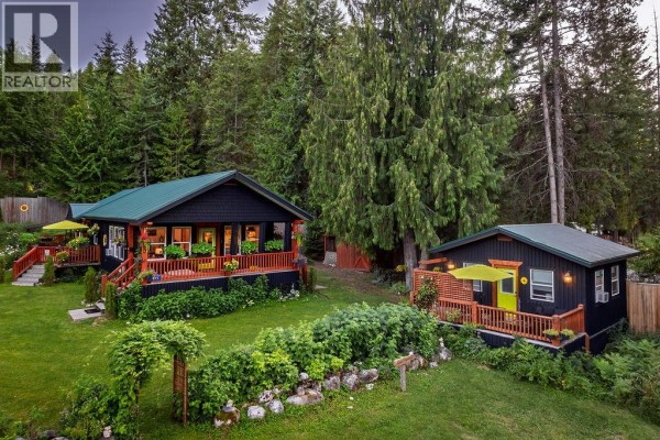 Bedroom - 790 & 794 Lewis Road, Harrop, BC V1L6P7 Photo 3