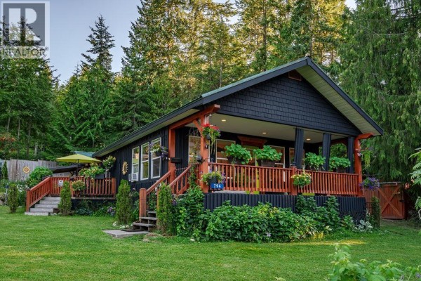 Bedroom - Bachelor - 790 & 794 Lewis Road, Harrop, BC V1L6P7 Photo 4
