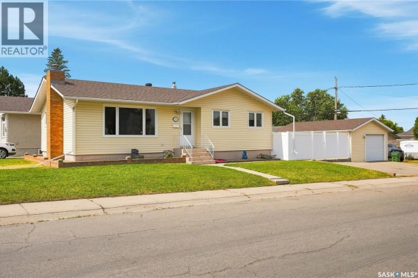 790 13th Avenue Sw, Moose Jaw, SK, photo 2