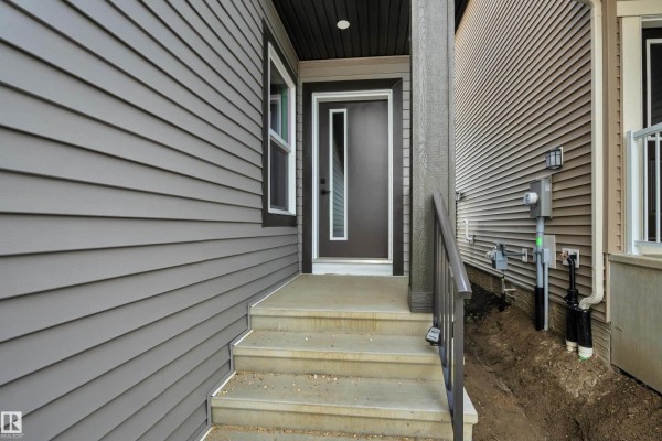 Kitchen - 790 Bank Dr, Leduc, AB T9E1G2 Photo 3