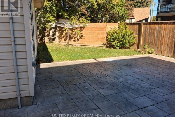 790 The Queensway, Toronto, ON M8Z1N5 Photo 2