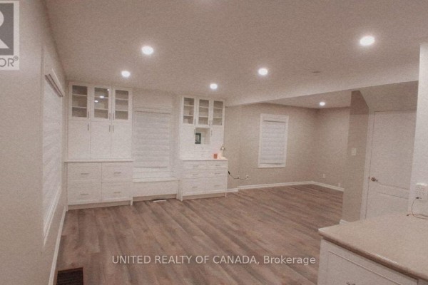 790 The Queensway, Toronto, ON M8Z1N5 Photo 4