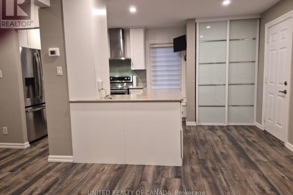 790 The Queensway, Toronto, ON M8Z1N5 Photo 5
