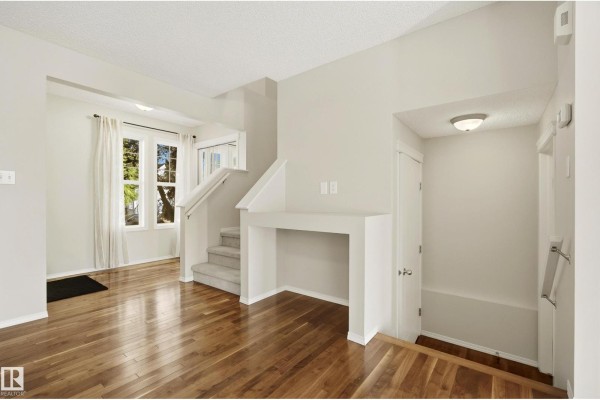 Primary Bedroom - 7903 12 Av Sw Sw, Edmonton, AB T6X1E6 Photo 5