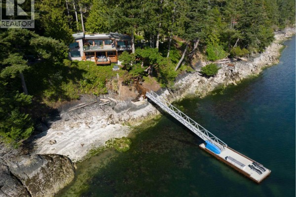 7909 Bedwell Drive, Pender Island, BC, photo 2