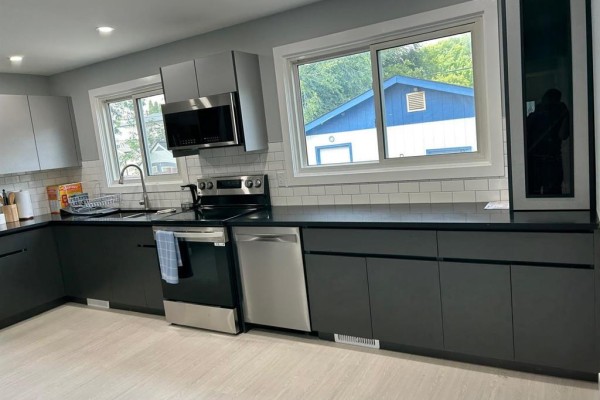 Eat in kitchen - 791 Elizabeth Road, Winnipeg, MB R2J1A5 Photo 3