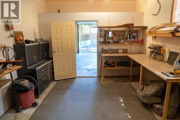 7911 Bedwell Drive, Pender Island, BC V0N2M2 Photo 2