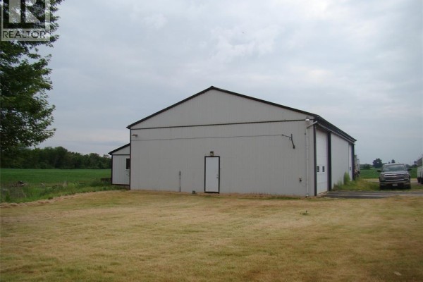 4pc Bathroom - 7914 Haggerty Road, Dawn Euphemia, ON N0P1C0 Photo 5