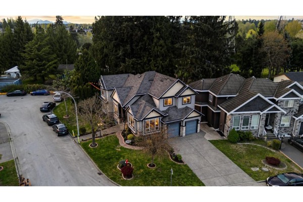 7918 147a Street, Surrey, BC V3S2T8 Photo 3