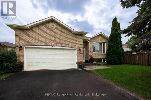 Living room - 792 Greer Crescent, Cobourg, ON K9A5N8 Photo 3