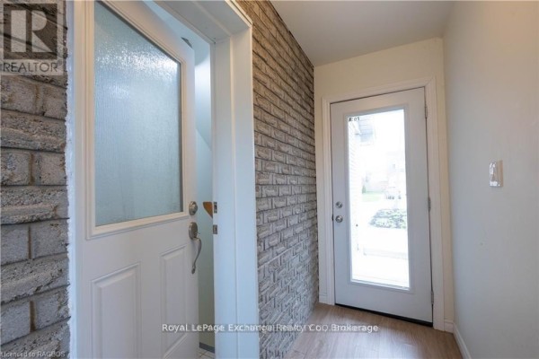 Kitchen - 792 Mackendrick Drive, Kincardine, ON N2Z3A5 Photo 3