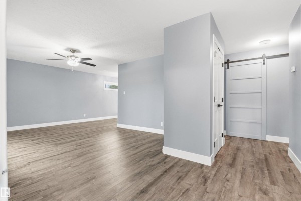 Primary Bedroom - 7924 89 Av Nw, Edmonton, AB T6C1N5 Photo 3